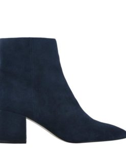 Riverbendrobes.shopf853e205f4 1