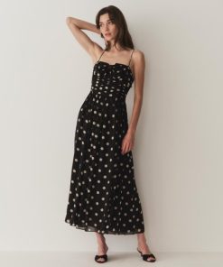 Riverbendrobes.shop1c29116315 1