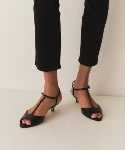 Riverbendrobes.shop5d5d603478 2