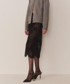 Riverbendrobes.shopf41fa64dc0 4